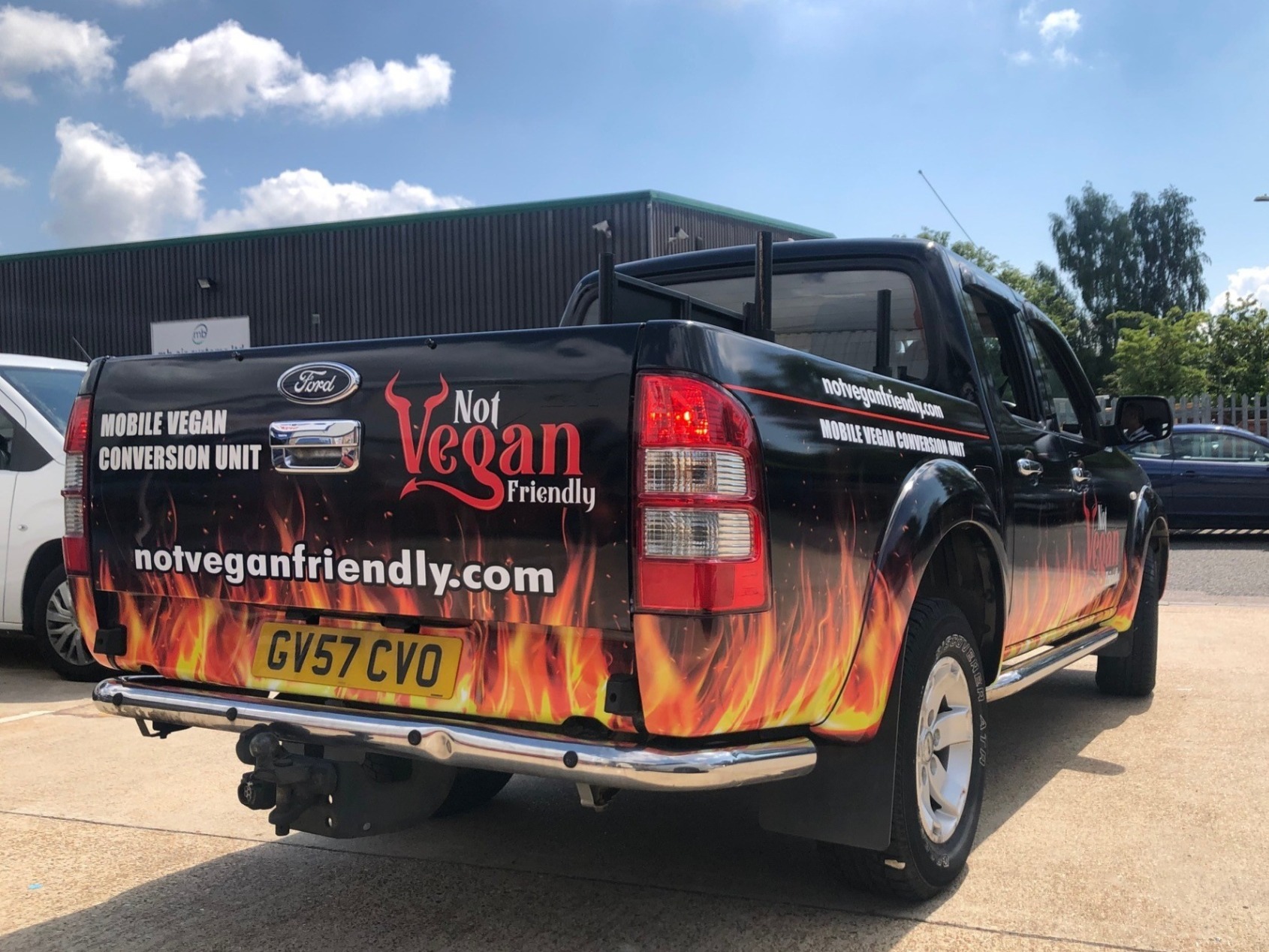 Digitally printed flame wrap to Ford Ranger